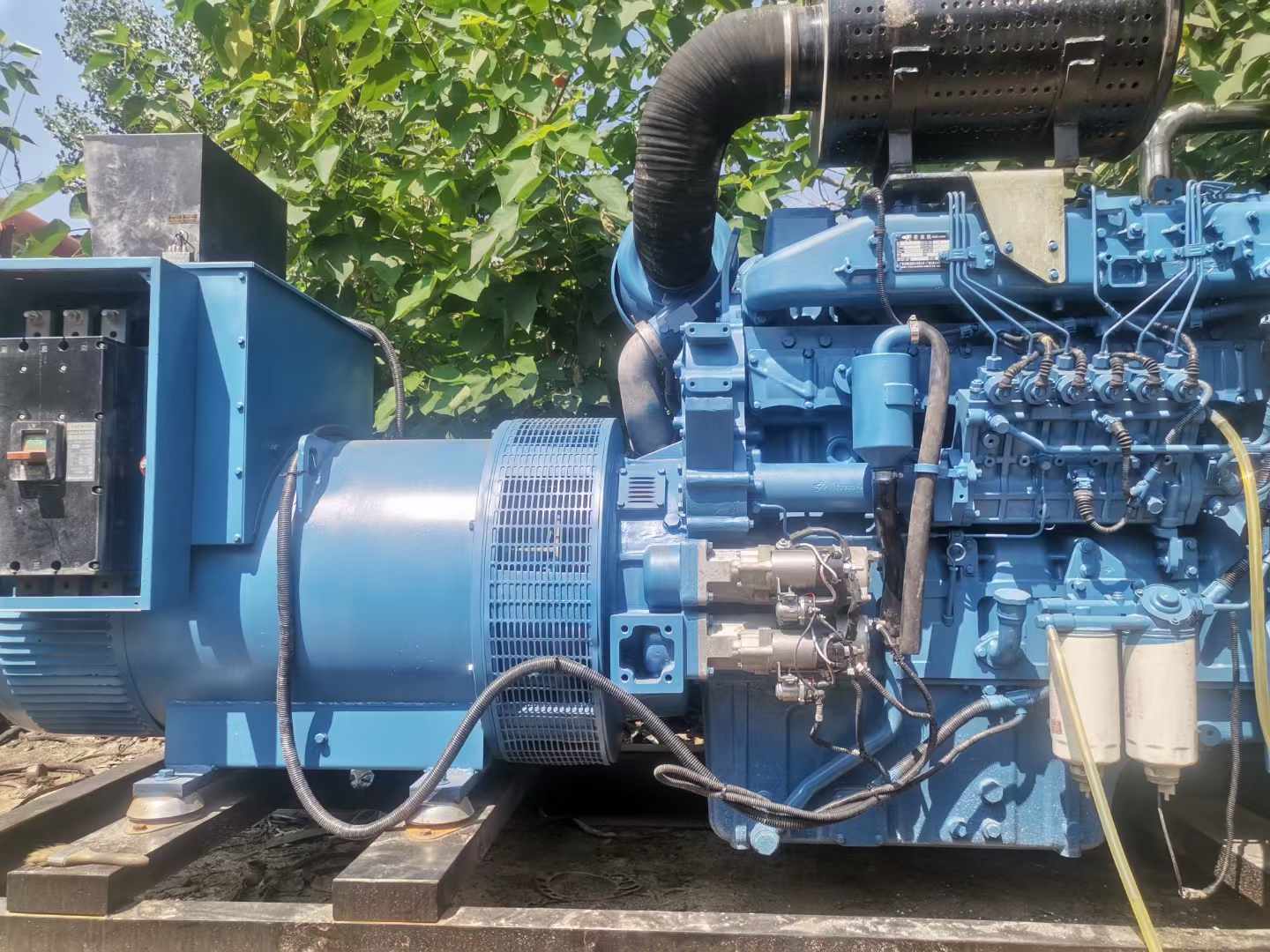 汤旺河详细说明降低 800kW 柴油发电机输出电流波动的方法