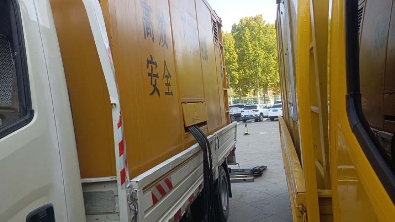 汤旺河如何判断柴油发电机组和UPS电源的切换时间是否符合要求？